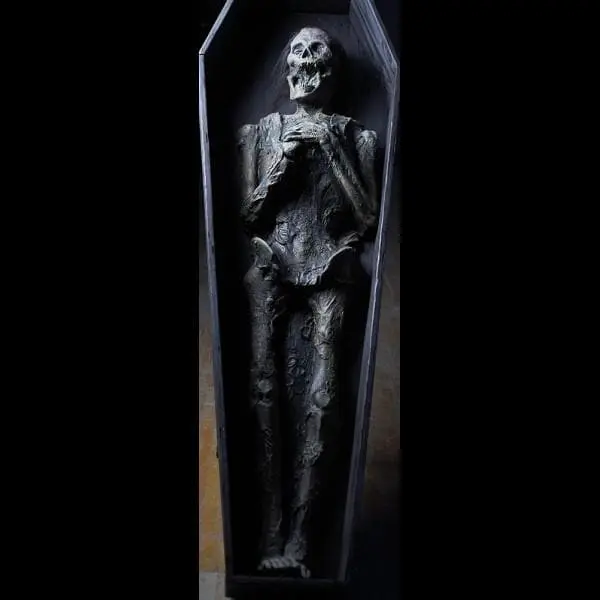 Distortions "Death Decomposing Corpse" Graveyard Halloween Prop 3 Distortions "Death Decomposing Corpse" Graveyard Halloween Prop